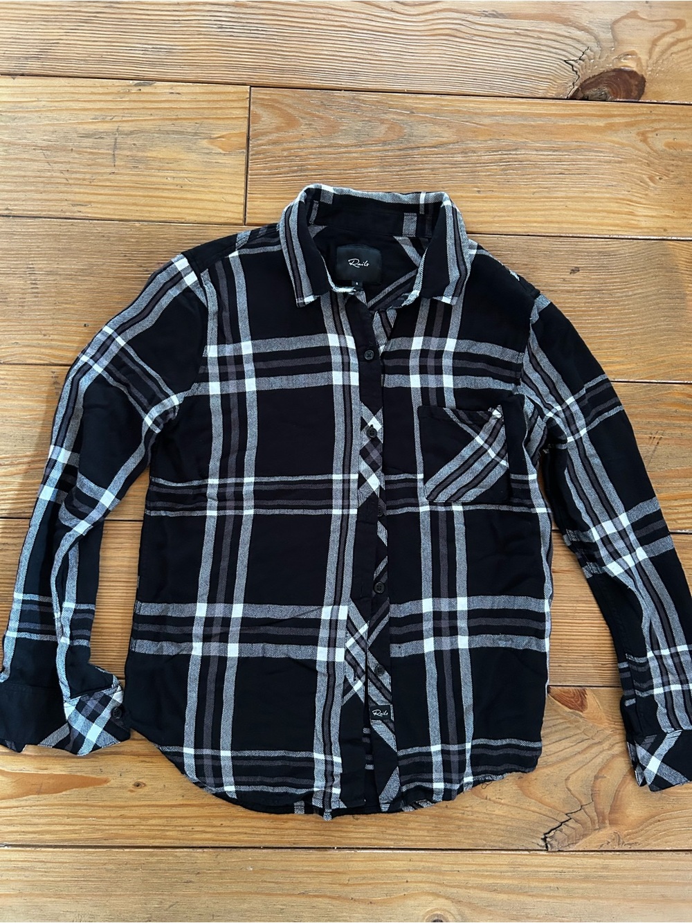 Women’s Rails Hunter Plaid Button Up Shirt on Black, White and Gray Size Small